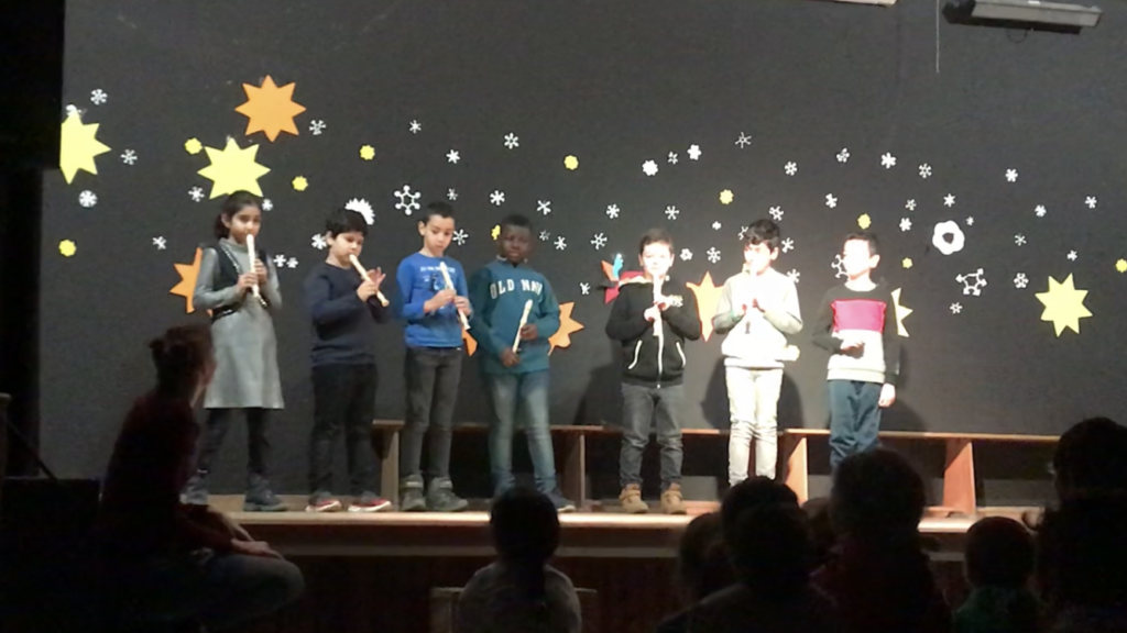 Weihnachtsfeier Weihnachtsfest in der Aula